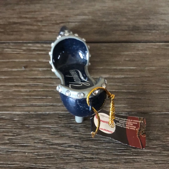 New York Yankees high heel jeweled ornament - Picture 3 of 5